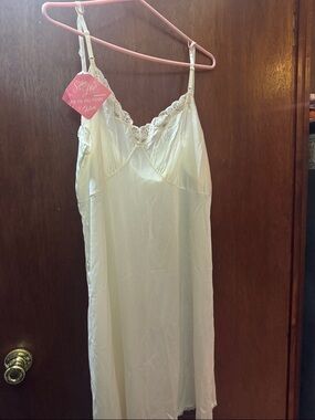 Vintage Fortune - Cream Lace-Trim Slip Dress